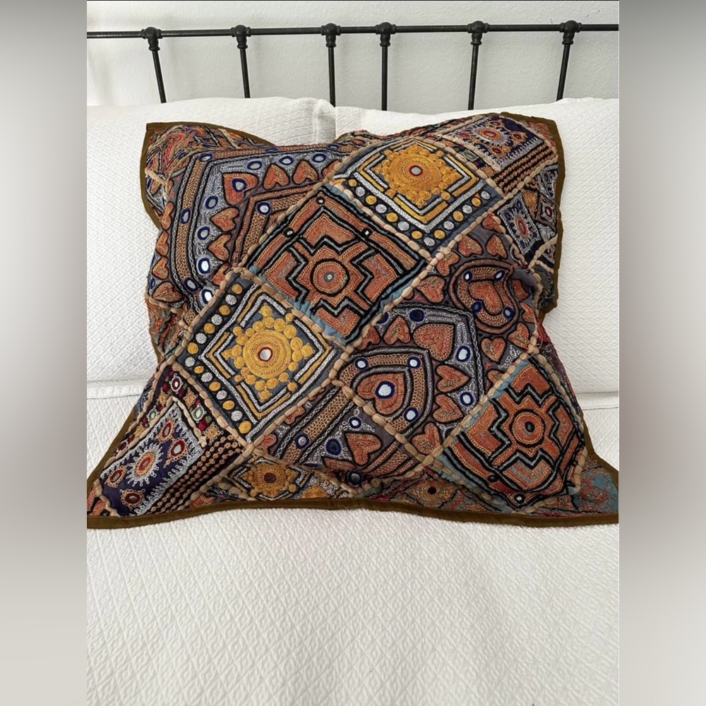 Embroidered Handmade Pillow Insert cover. SZ 26x26. NWOT